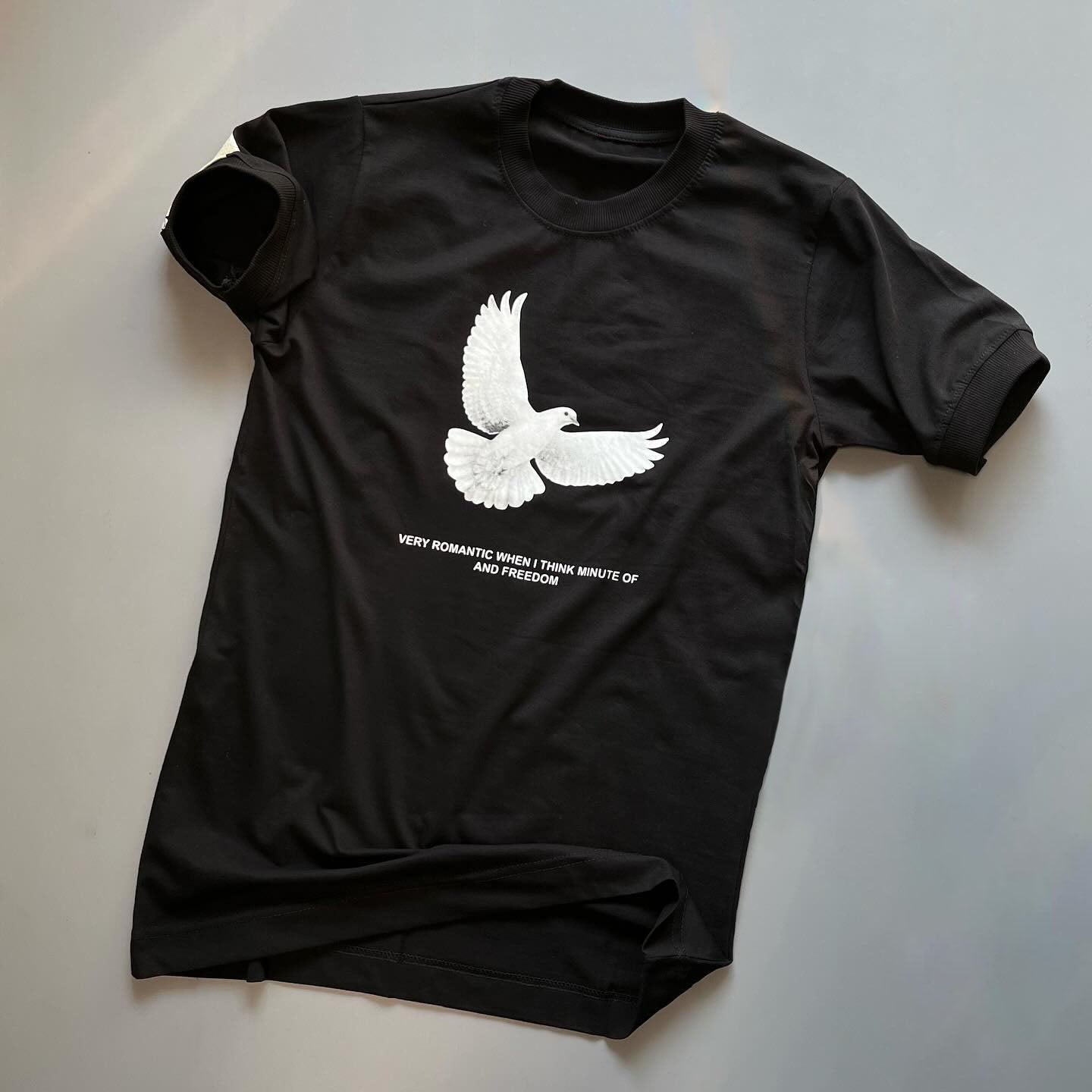 Men's black RISER GRIN Dove cotton T-shirt